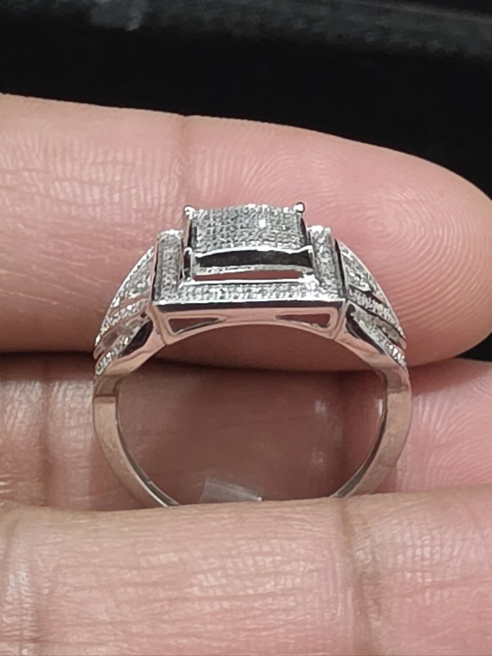 10kt Whitegold Diamond Ring